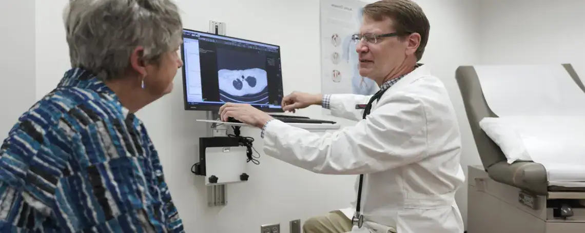 Консультация специалиста клиники Сураски